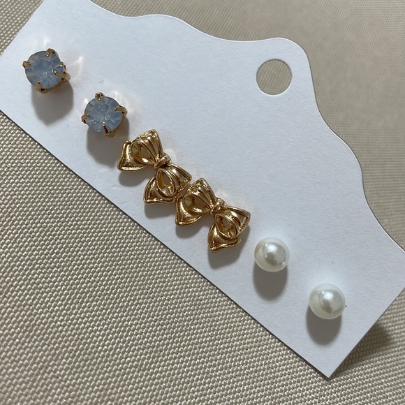 Pretty Stud Earring Set - Picture 2 of 2